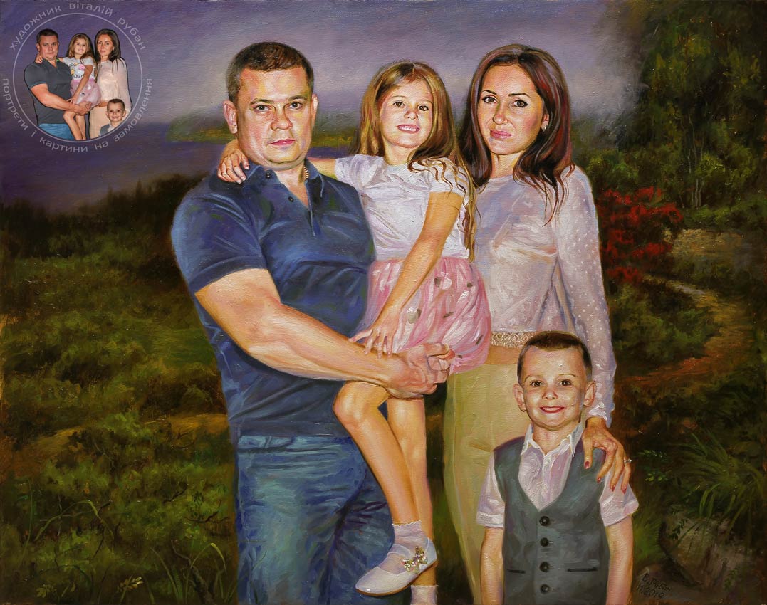 Сімейний портрет з 4 людей на фоні вечірнього парку і моря