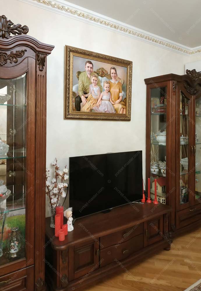 Сімейний портрет маслом 4 людини в інтер'єрі квартири